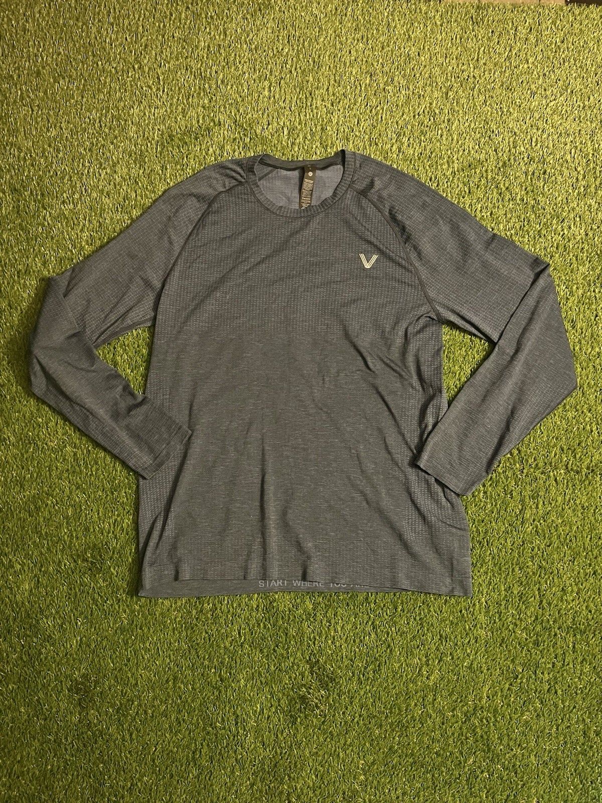 Lululemon Men’s Large Blue Long Sleeve Shirt